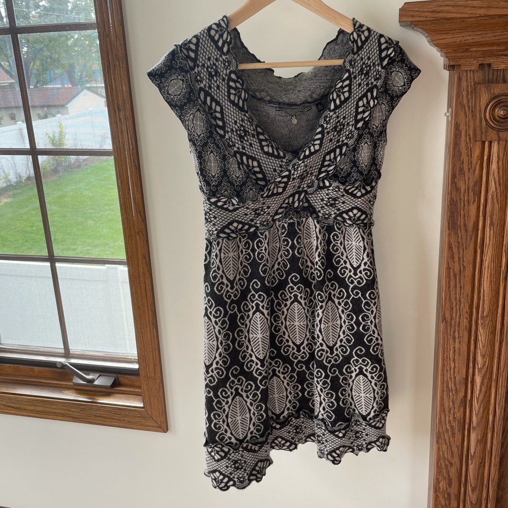 Anthropologie Knitted and Knotted sweater dress